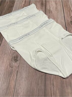 Small Hanes Men's White Classic Comfort Flex Briefs Cotton Lot of 3 NWOT